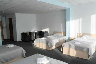 Гостиница Космос Байкальск Стандартный четырехместный номер-1